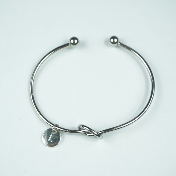 Tie The Knot Silver L Bracelet Gift - Picture 1 of 4